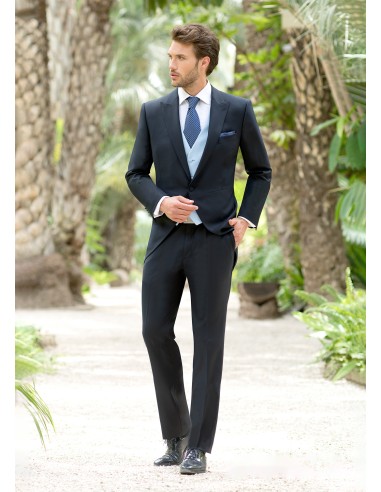 Traje de novio chaqué negro