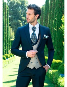 Traje de novio chaleco ocre-dorado