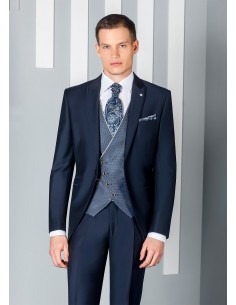 Traje de novio con diseño contemporáneo